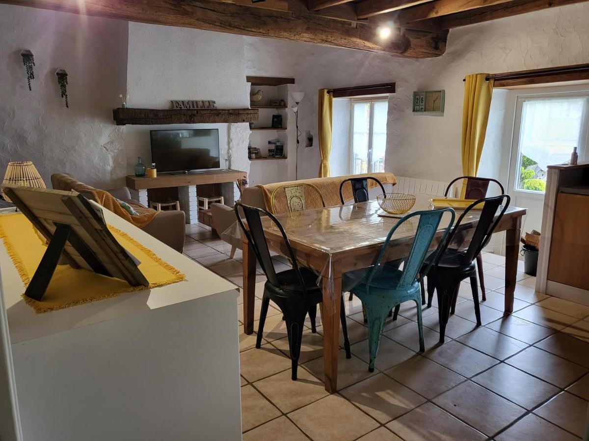 Gite Chamarel Les Aubiers Bagian luar foto